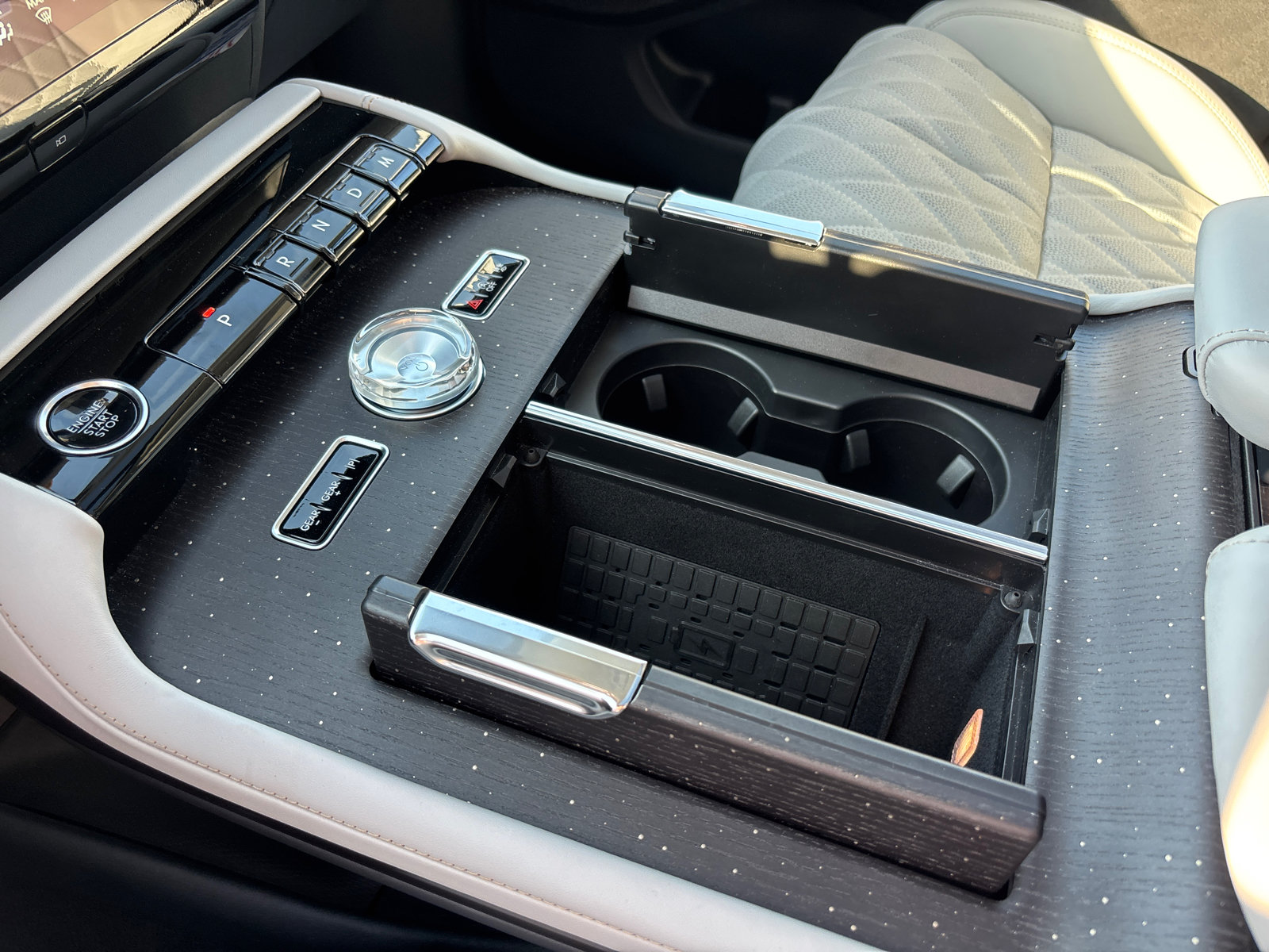 New 2026 Lincoln Navigator Black Label w/ Black Label Special Edition AWD/4WD image 23