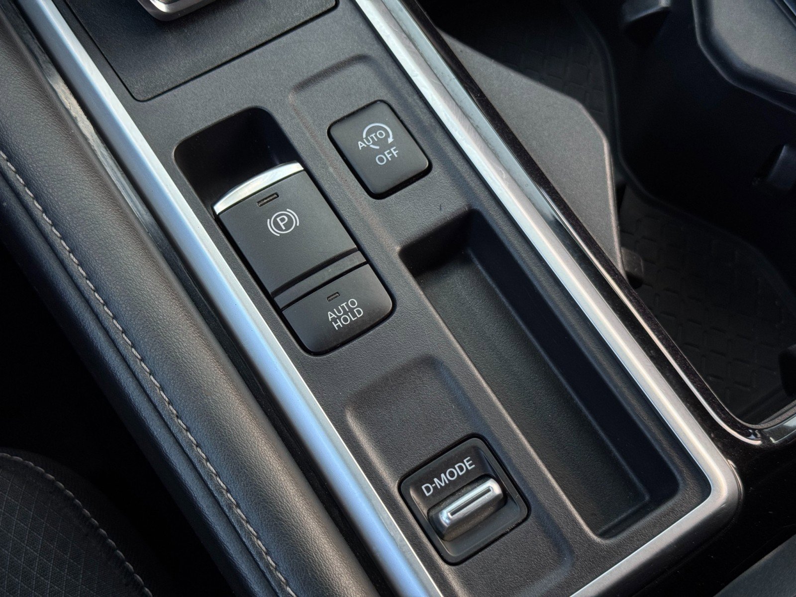 Used 2022 Nissan Pathfinder SV image 28