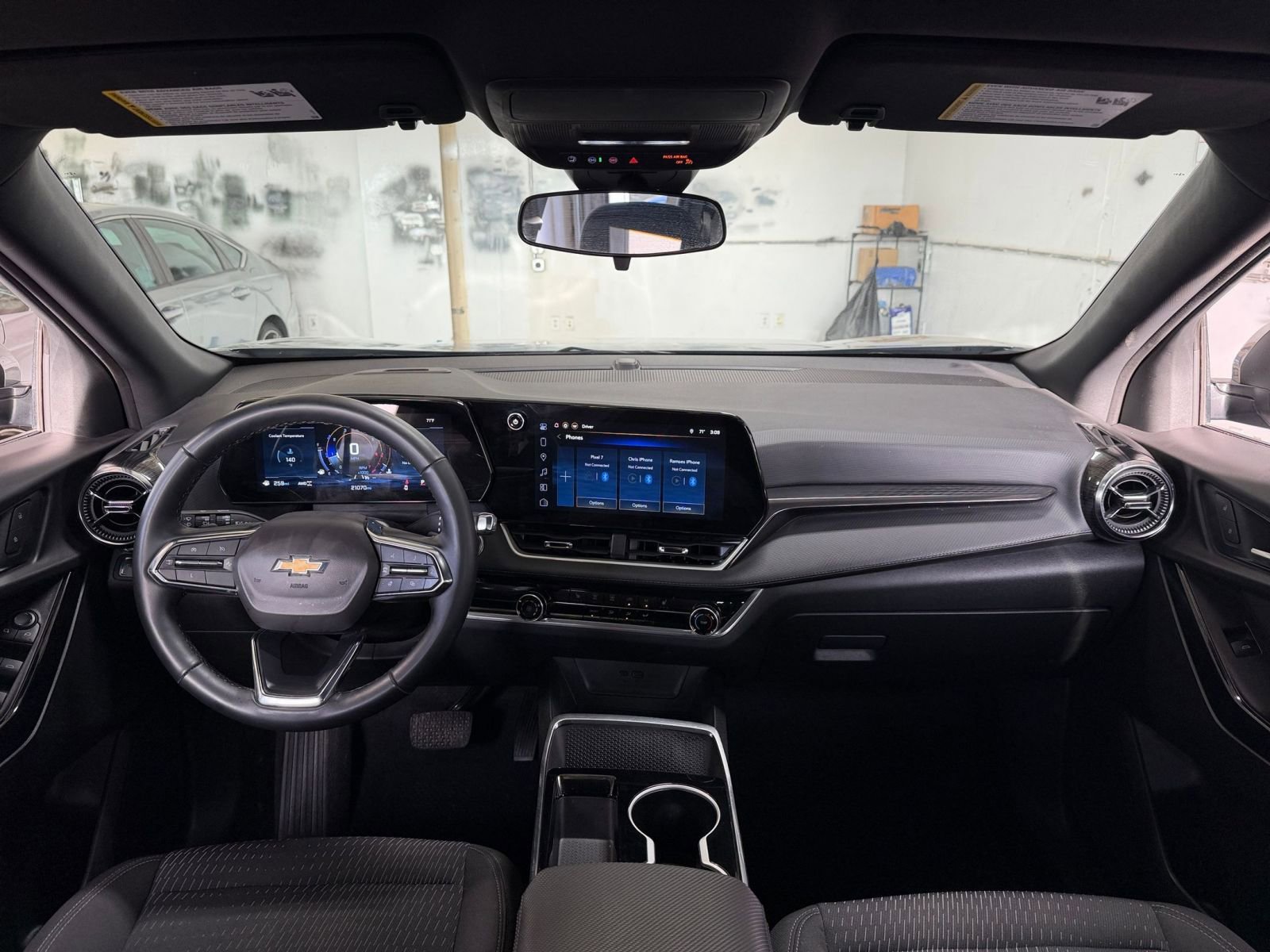 Used 2025 Chevrolet Equinox LT image 32