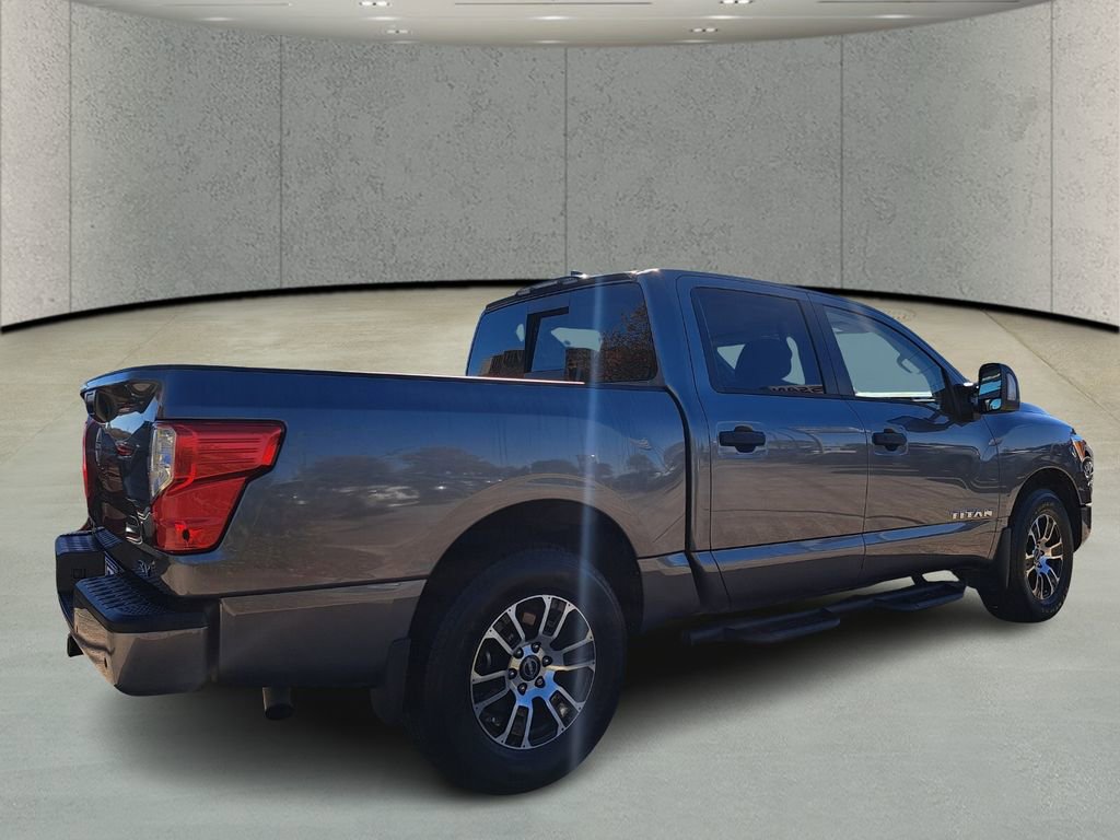 Used 2024 Nissan Titan SV w/ SV Convenience Package image 4