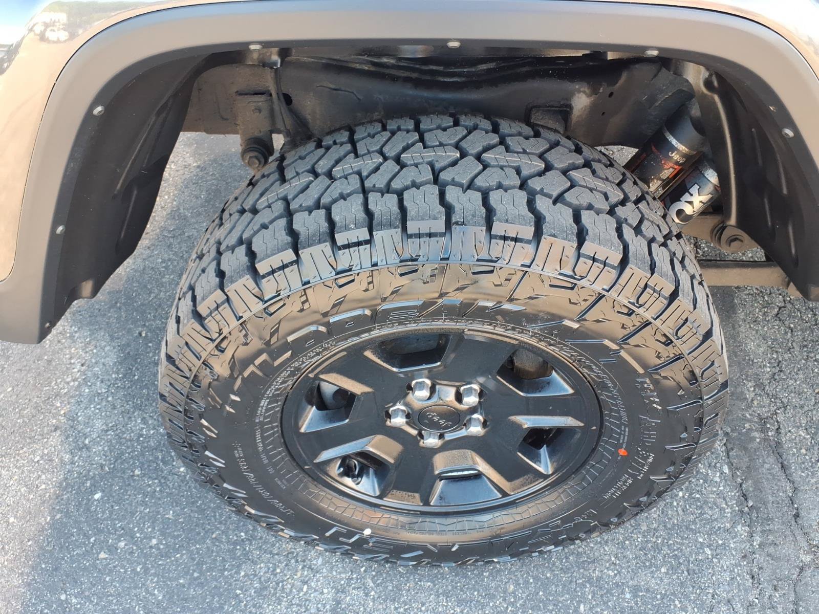 Used 2023 Jeep Gladiator Mojave w/ Cold Weather Group AWD/4WD image 6