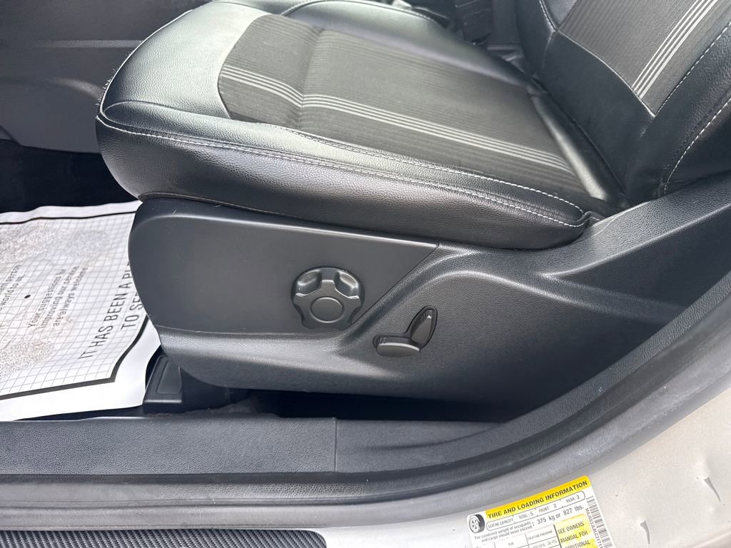 Used 2020 Ford EcoSport SES w/ SES Black Appearance Package image 23