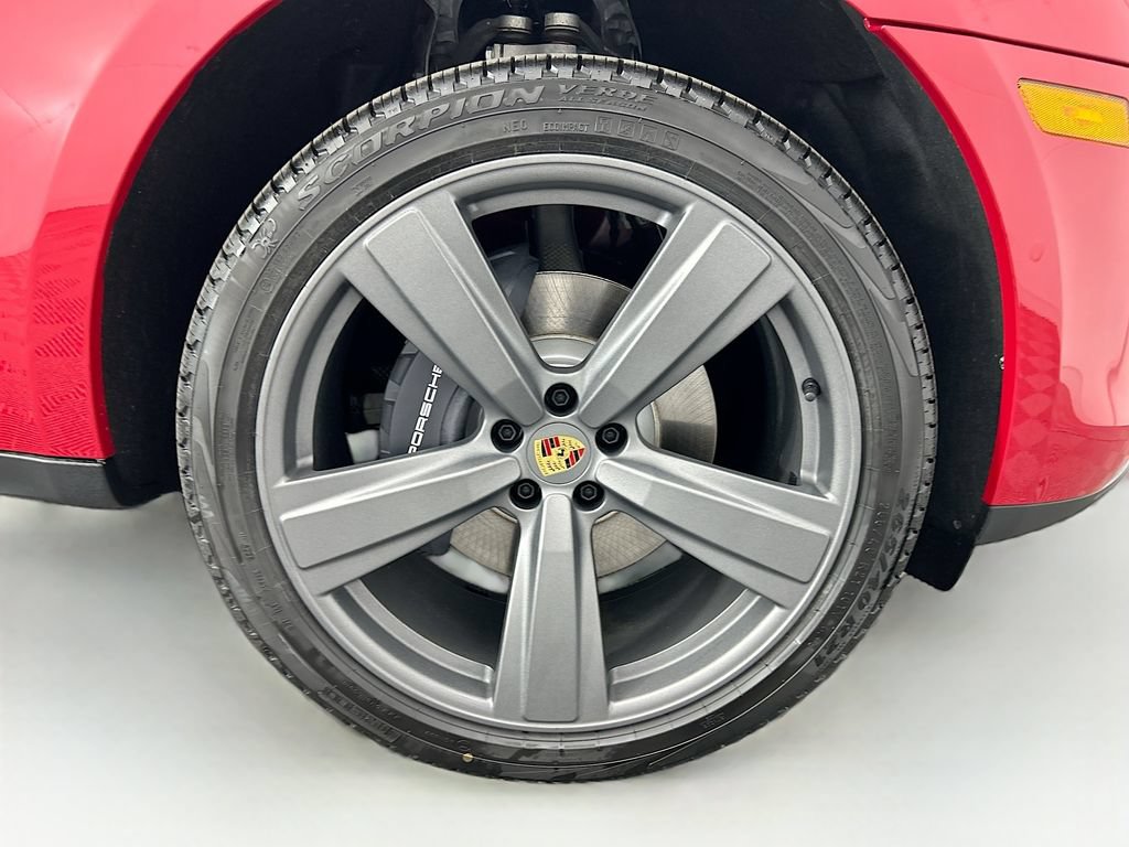 Used 2026 Porsche Macan AWD/4WD image 33