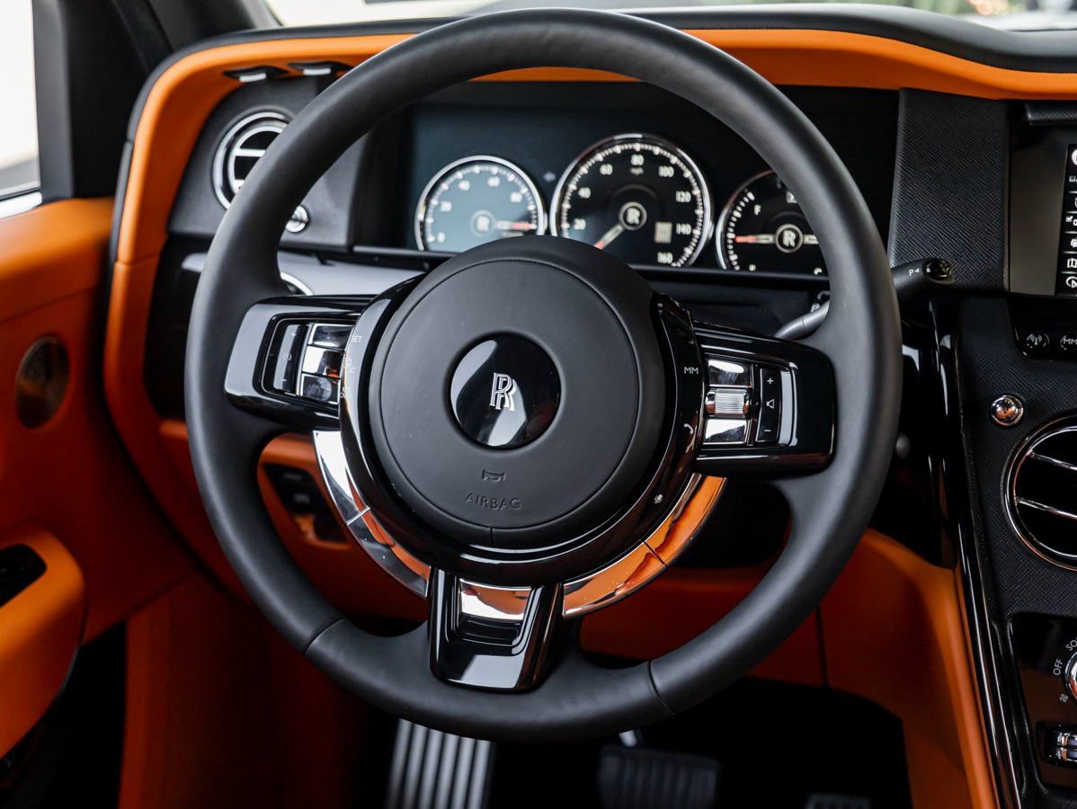 Certified 2023 Rolls-Royce Cullinan Black Badge w/ Dark Exterior Package AWD/4WD image 15