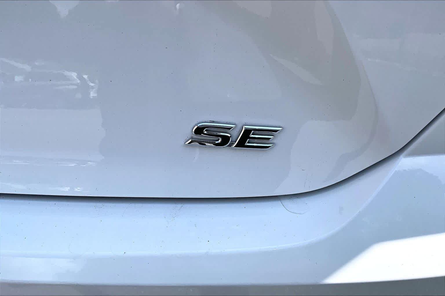 Used 2025 Toyota Camry SE FWD image 10