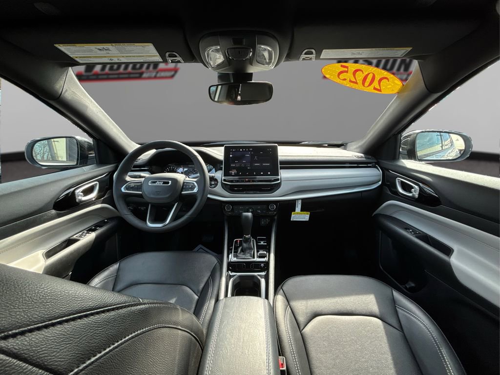 New 2025 Jeep Compass Limited image 24
