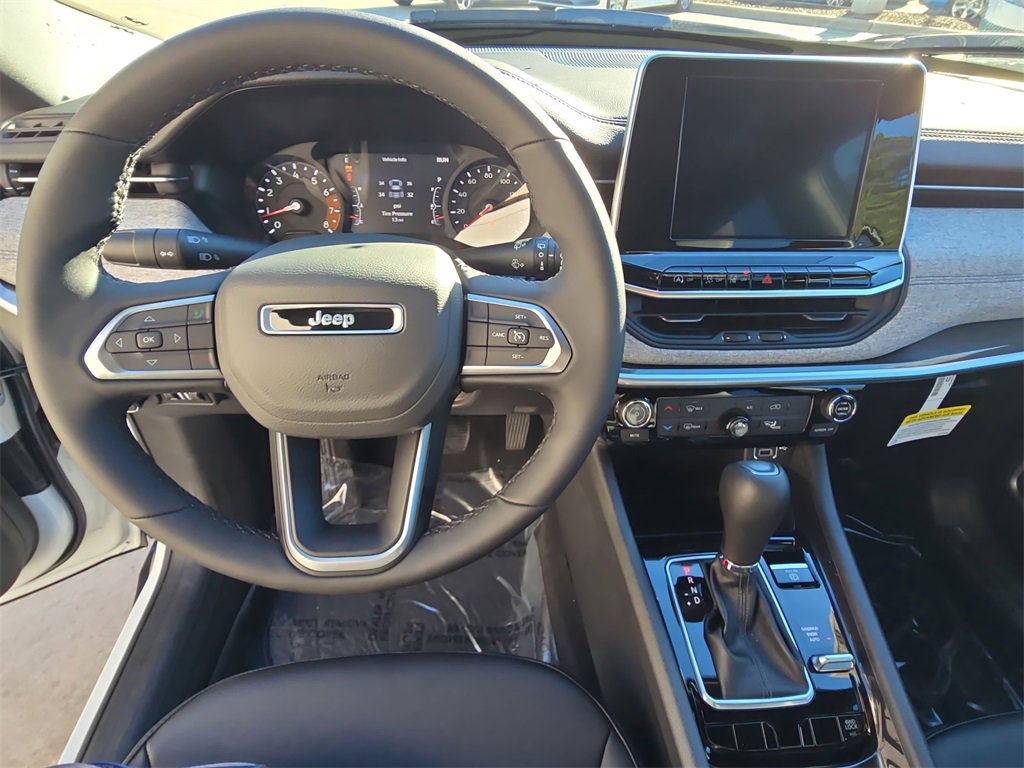 New 2026 Jeep Compass Latitude image 16