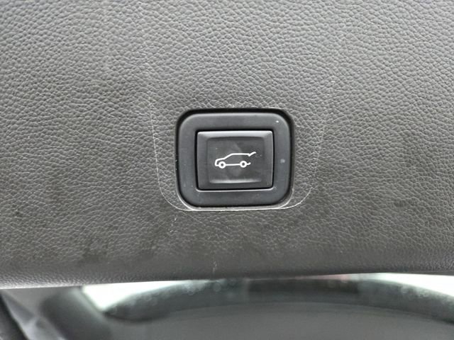 Used 2023 Chevrolet Traverse Premier w/ LPO, Floor Liner Package image 20