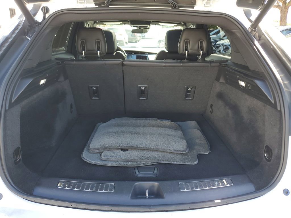 Used 2019 Cadillac XT4 Sport w/ Driver Awareness Package image 10