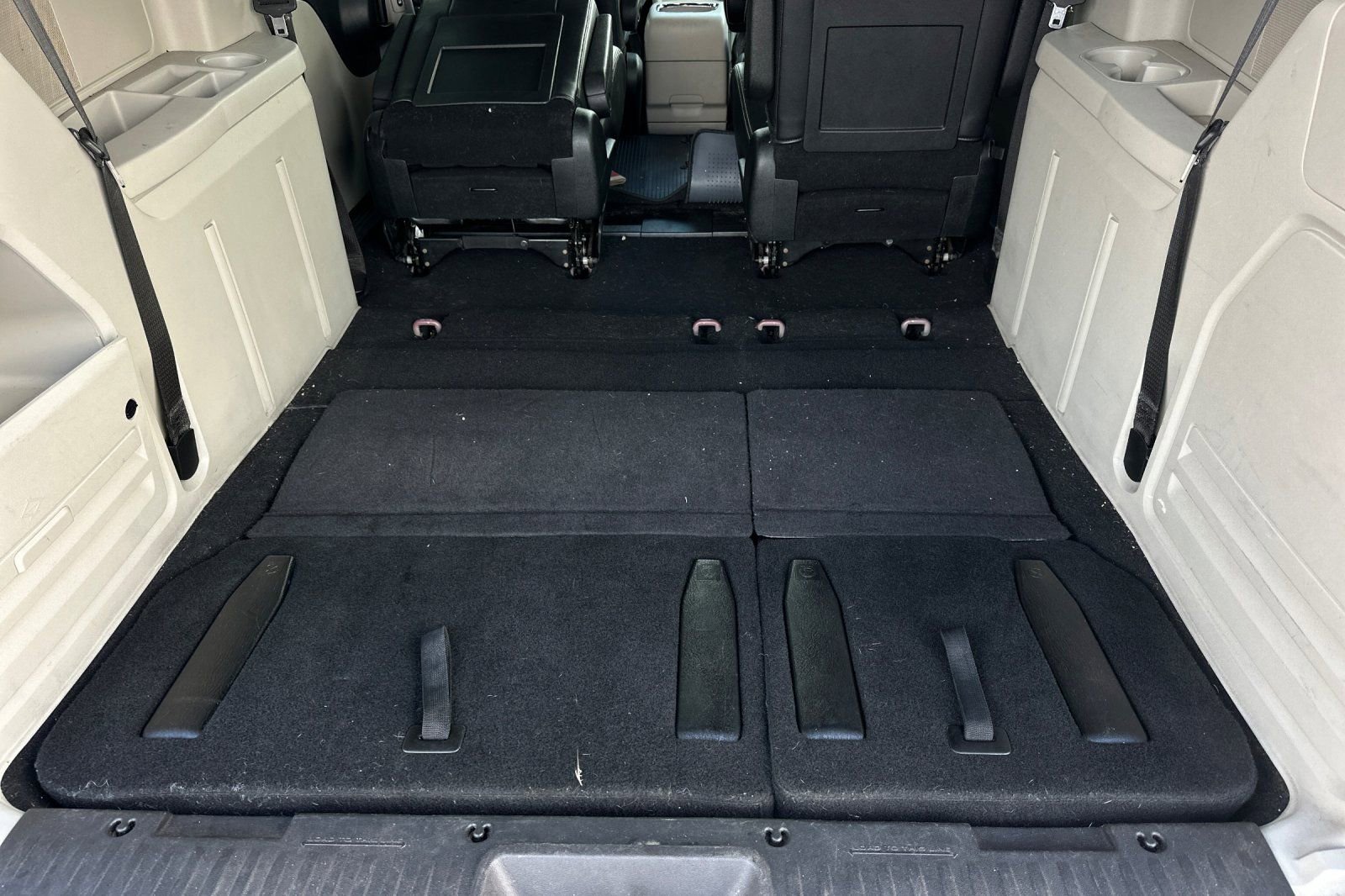 Used 2020 Dodge Grand Caravan SXT image 15