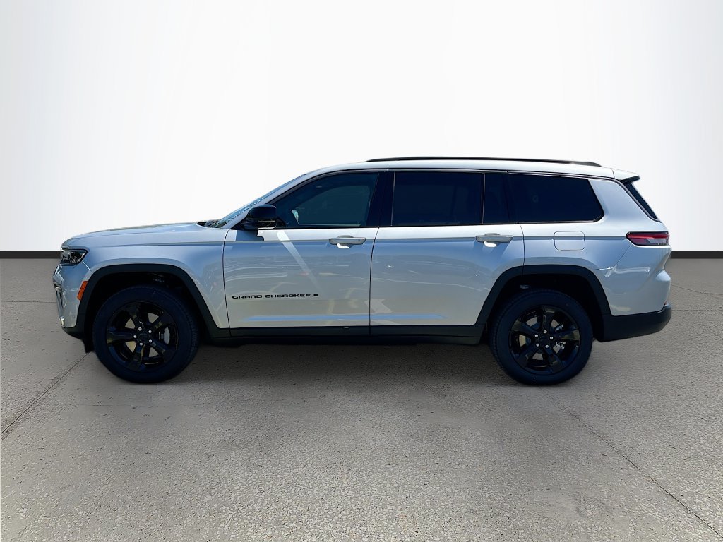 New 2026 Jeep Grand Cherokee L Limited w/ Trailer Tow Package RWD image 4