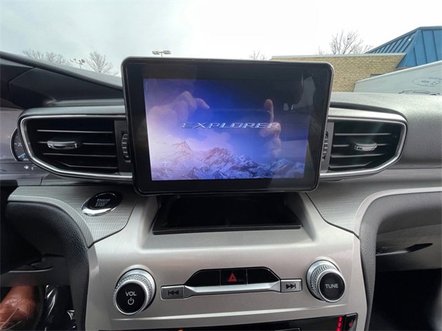 Used 2022 Ford Explorer XLT w/ Equipment Group 202A image 21