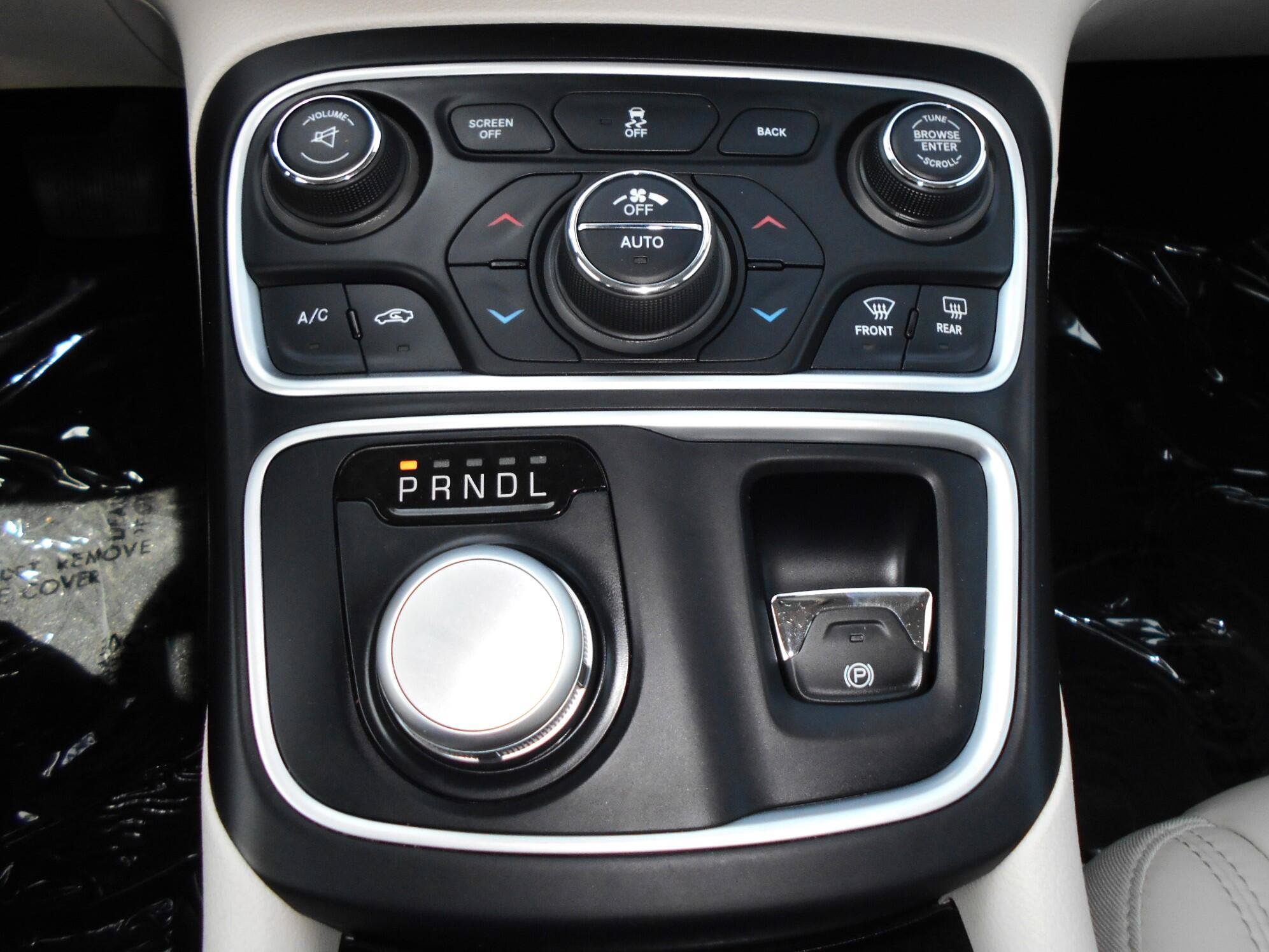 Used 2015 Chrysler 200 C w/ Navigation & Sound Group I FWD image 13