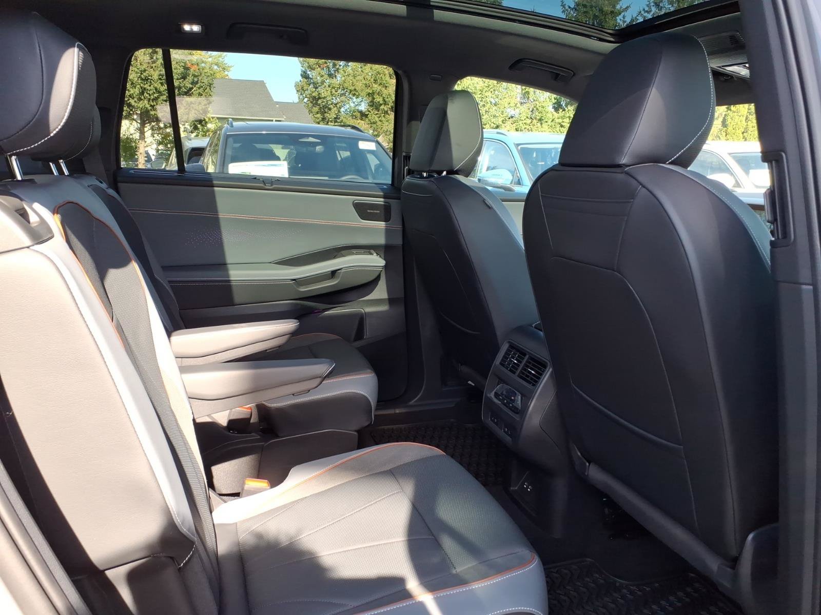 New 2027 Volkswagen Atlas SEL Premium R-Line AWD/4WD image 9