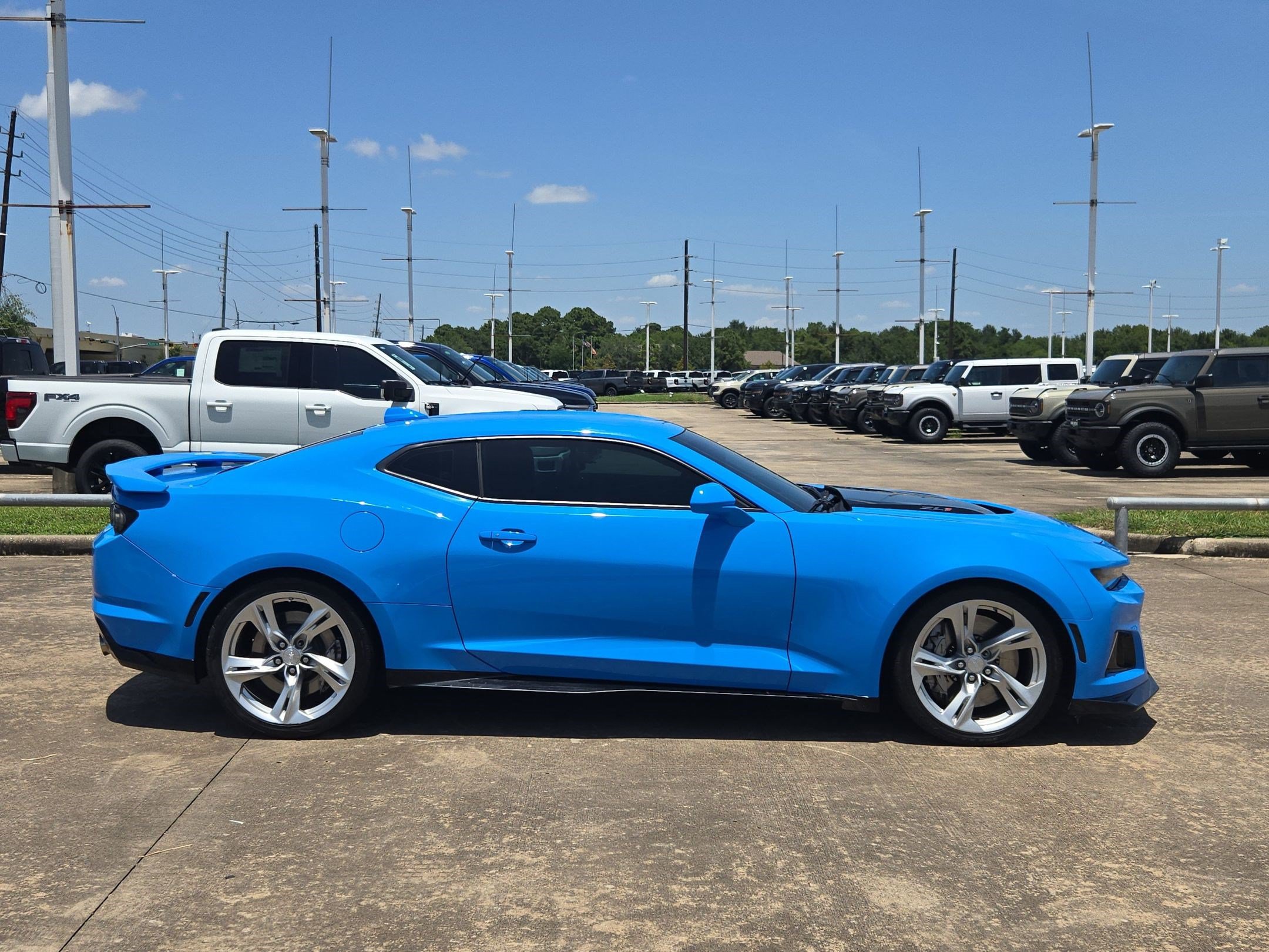 Used 2022 Chevrolet Camaro ZL1 RWD image 2