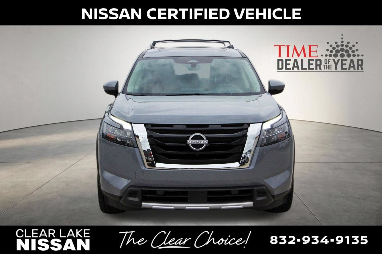 Certified 2025 Nissan Pathfinder Platinum w/ Cargo Package FWD image 3
