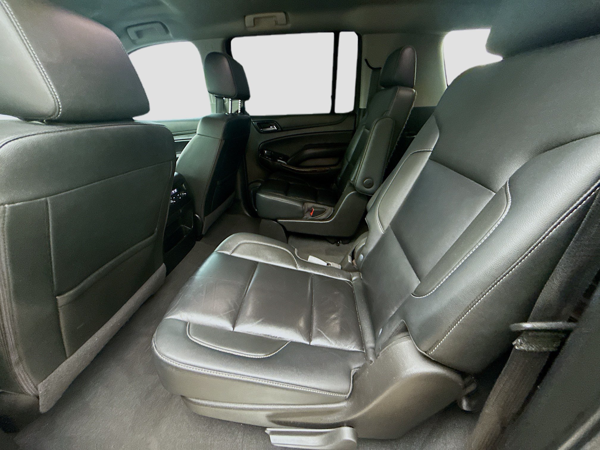 Used 2020 Chevrolet Suburban LT w/ Luxury Package RWD image 23