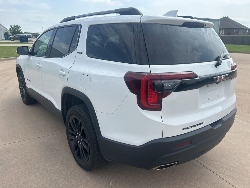 Used 2023 GMC Acadia SLE w/ Driver Convenience Package FWD image 2