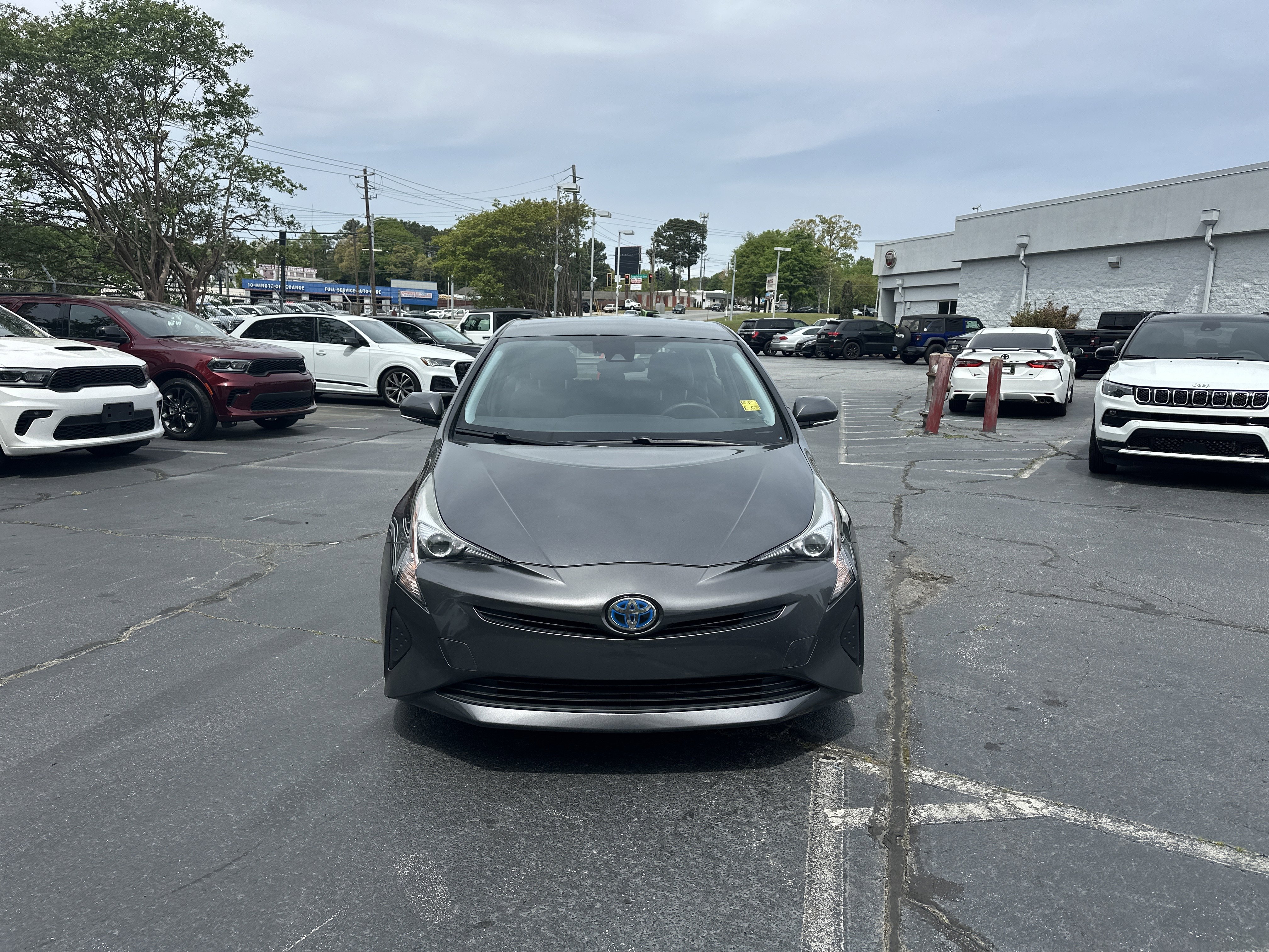 Used 2017 Toyota Prius Three image 2
