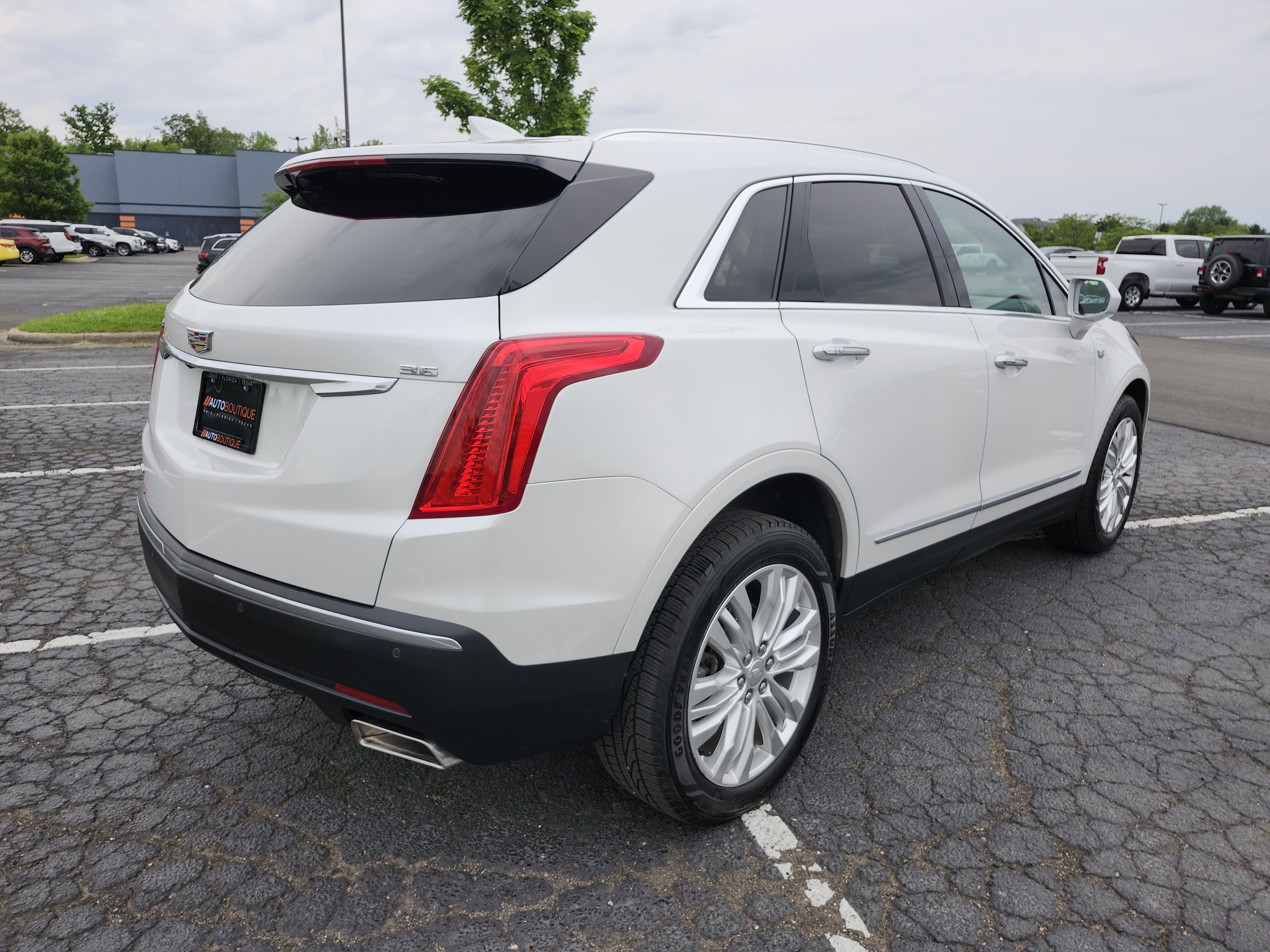 Used 2018 Cadillac XT5 Premium Luxury AWD/4WD image 19