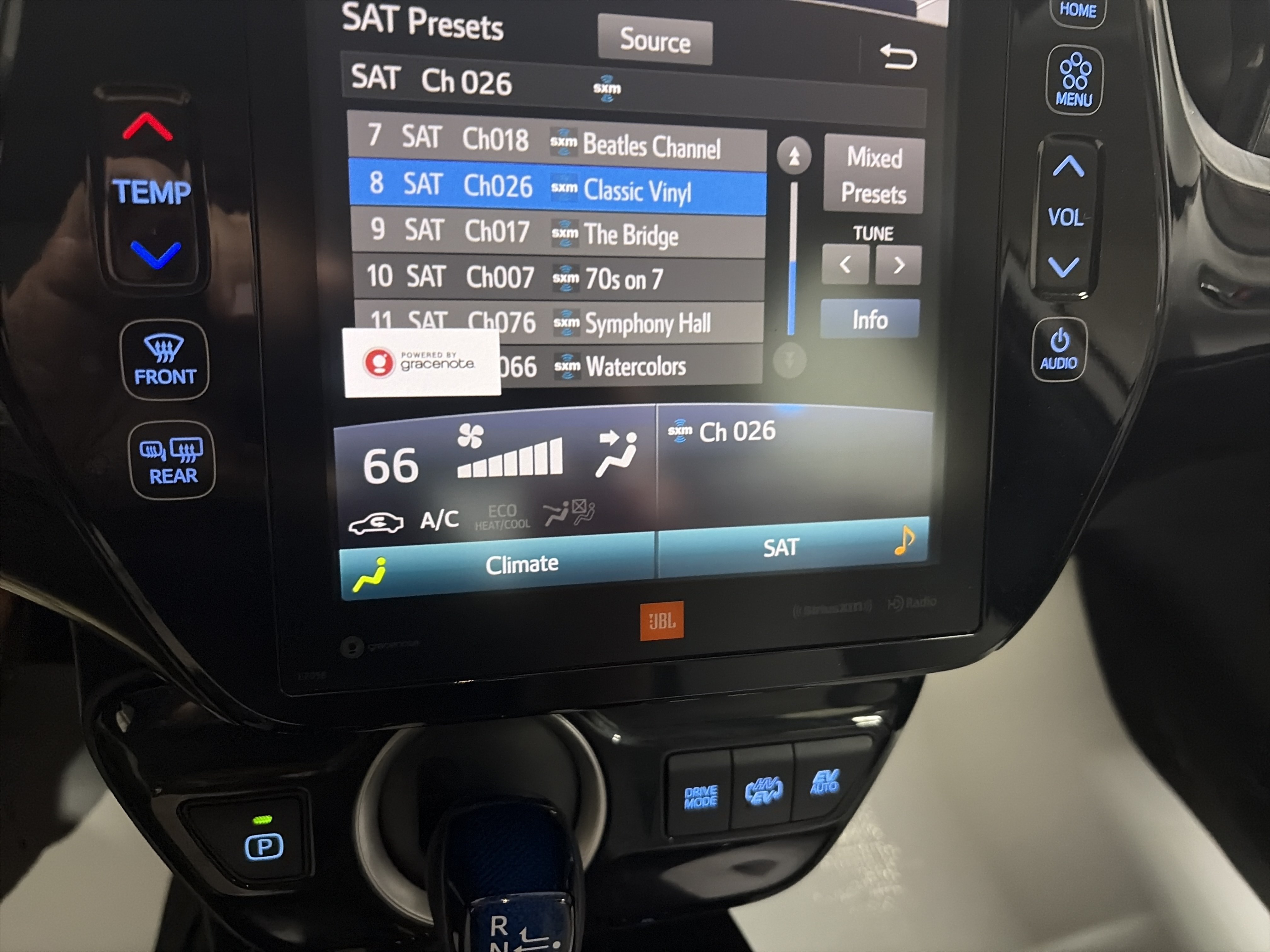 Used 2022 Toyota Prius Prime Limited FWD image 17