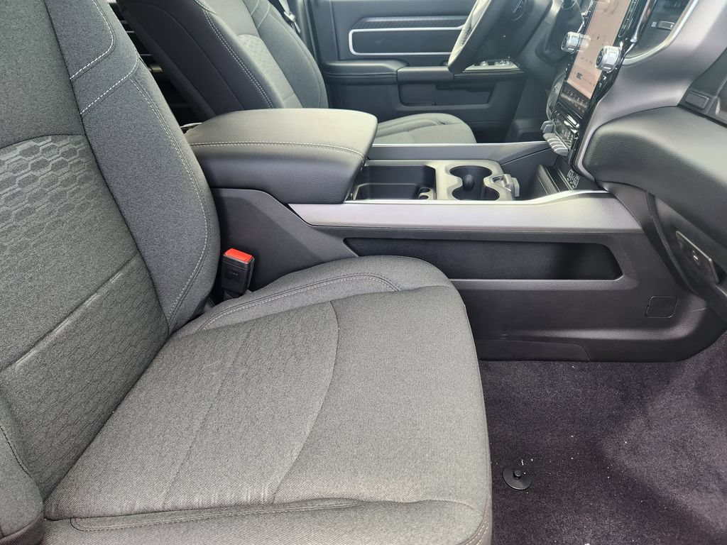 New 2026 RAM 2500 Big Horn AWD/4WD image 13