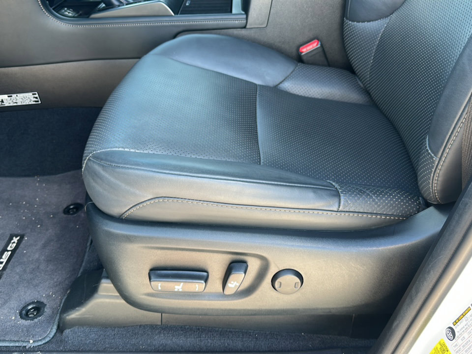 Used 2023 Lexus GX 460 Luxury w/ Accessory Package image 15