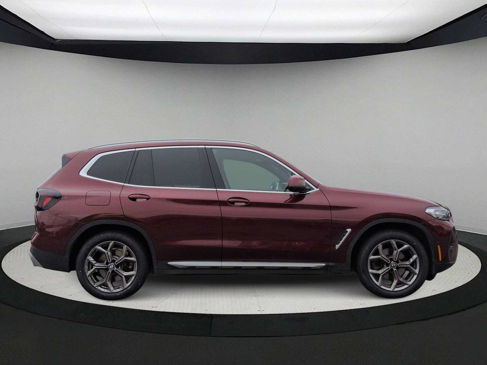 Used 2024 BMW X3 xDrive30i w/ Premium Package AWD/4WD image 9