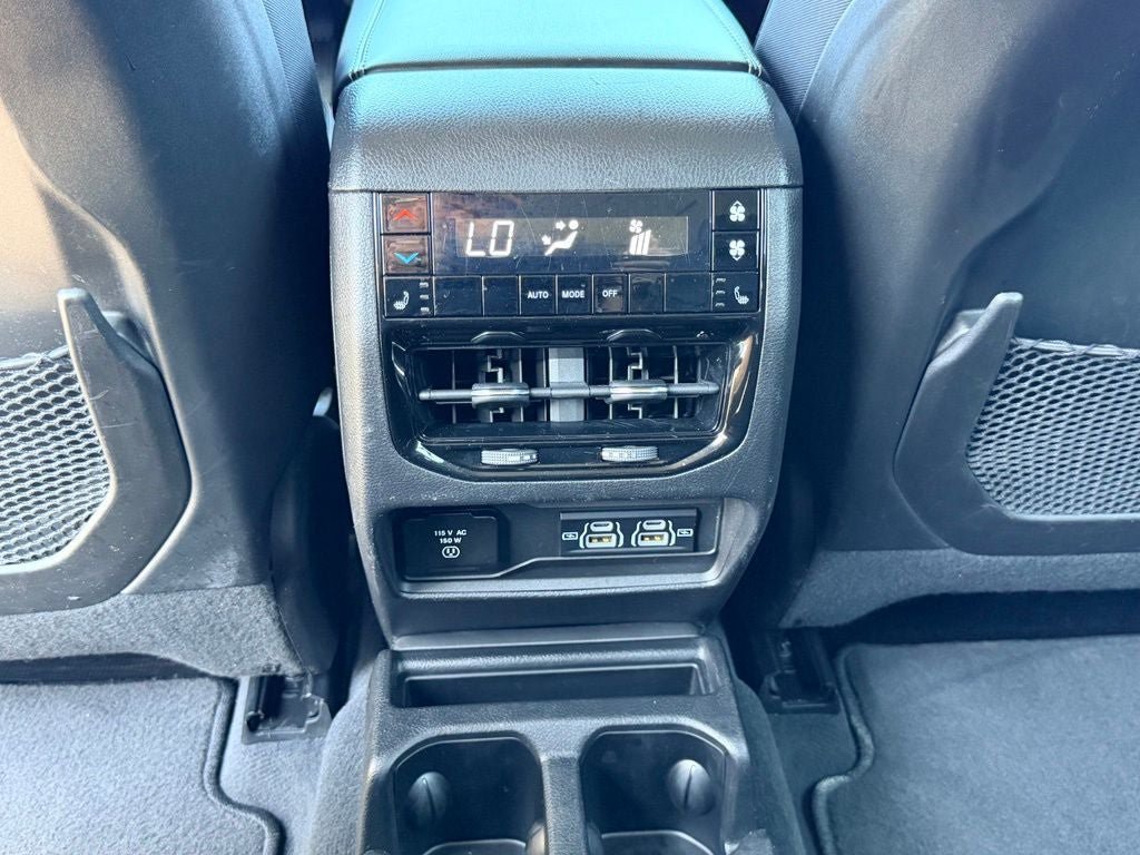 Used 2023 Jeep Grand Cherokee L Limited w/ Trailer Tow Group (B) AWD/4WD image 18