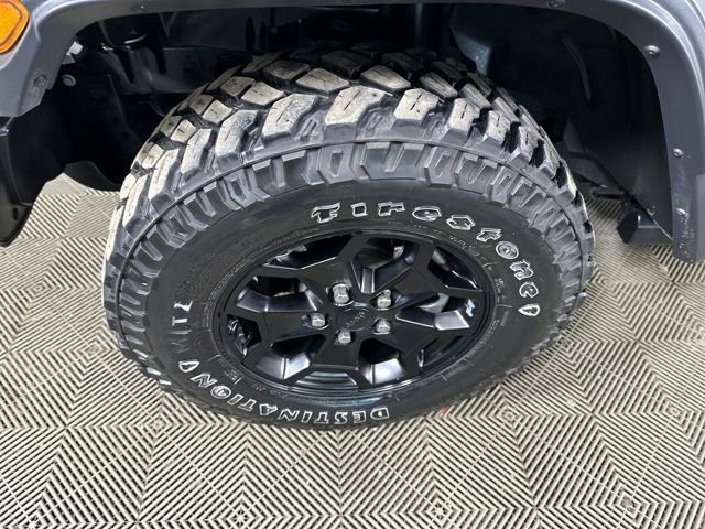 Used 2023 Jeep Wrangler Unlimited w/ Sun & Screen Package image 9