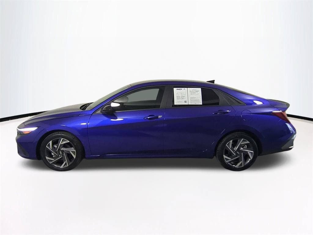 Used 2025 Hyundai Elantra Sport FWD image 8