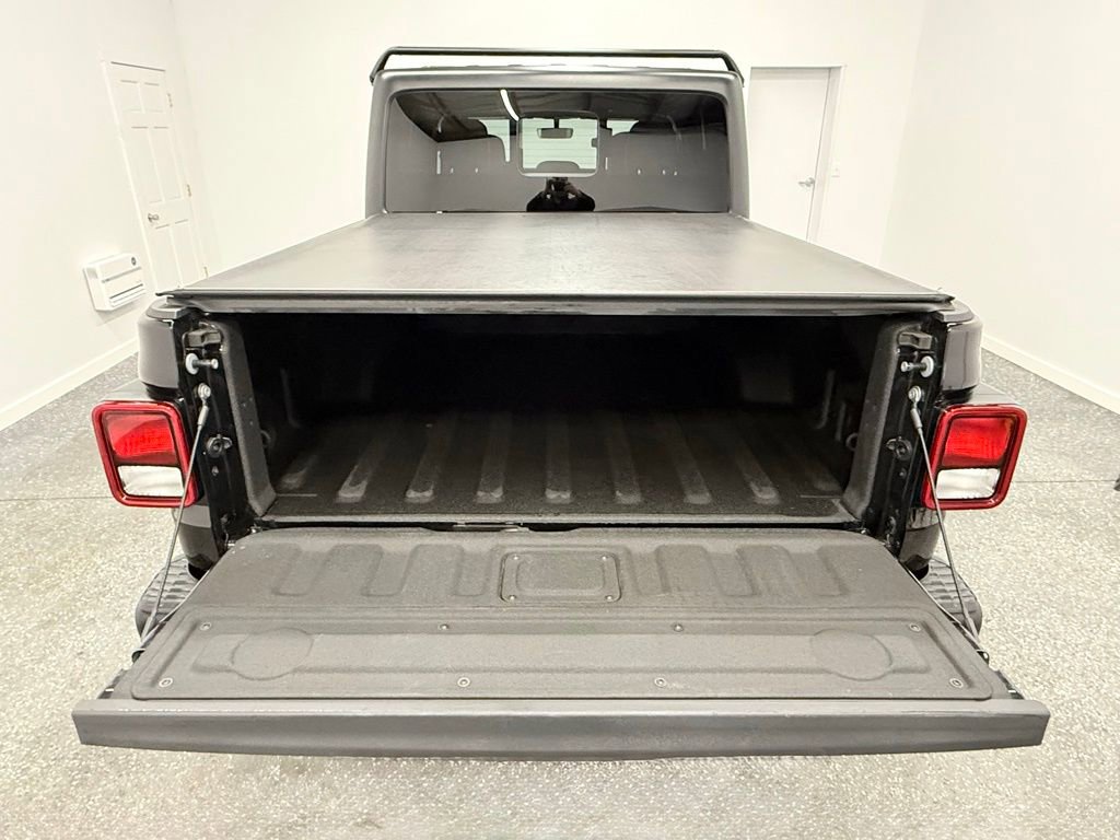 Used 2023 Jeep Gladiator Sport S image 11