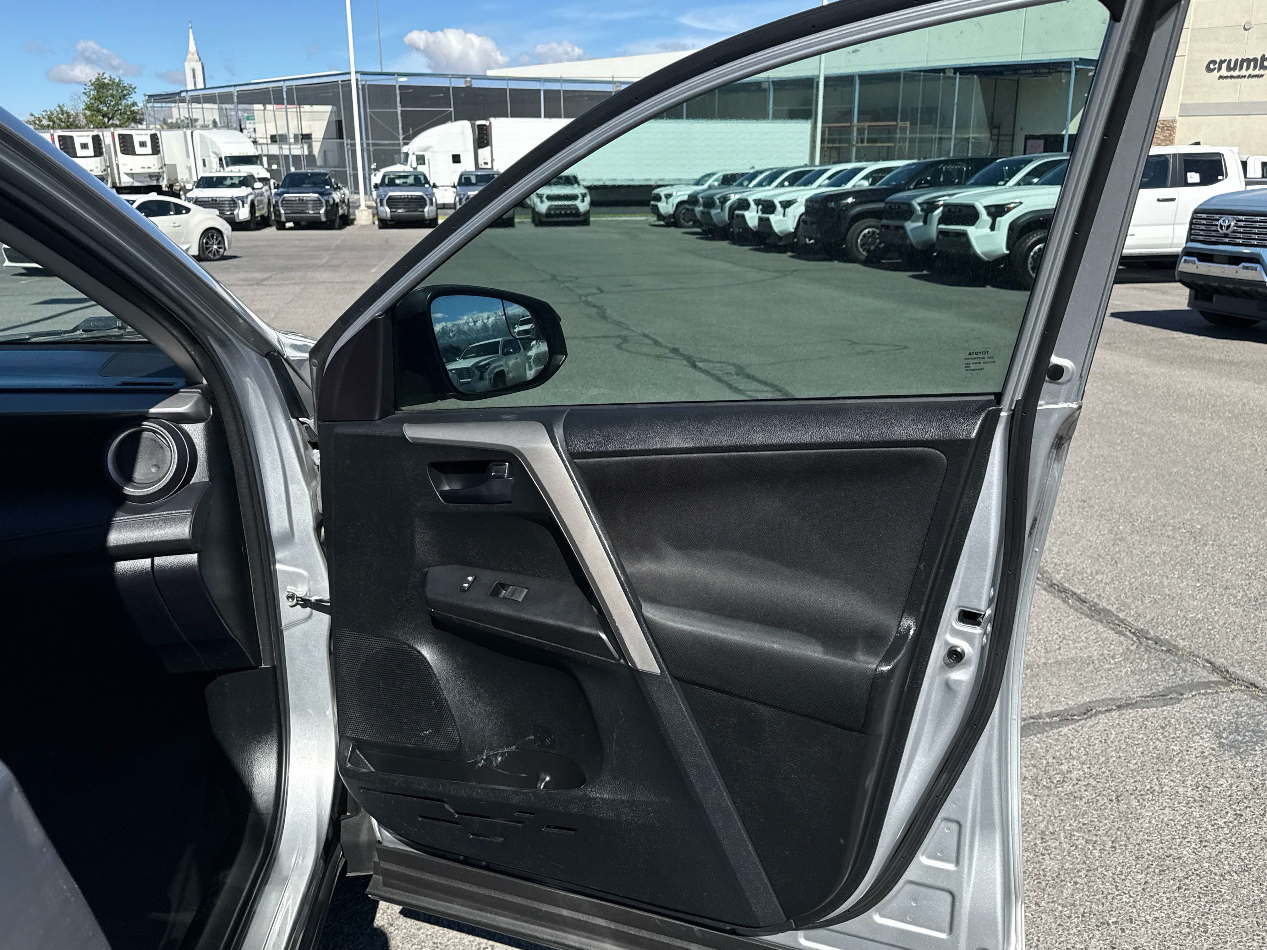 Used 2016 Toyota RAV4 LE FWD image 19