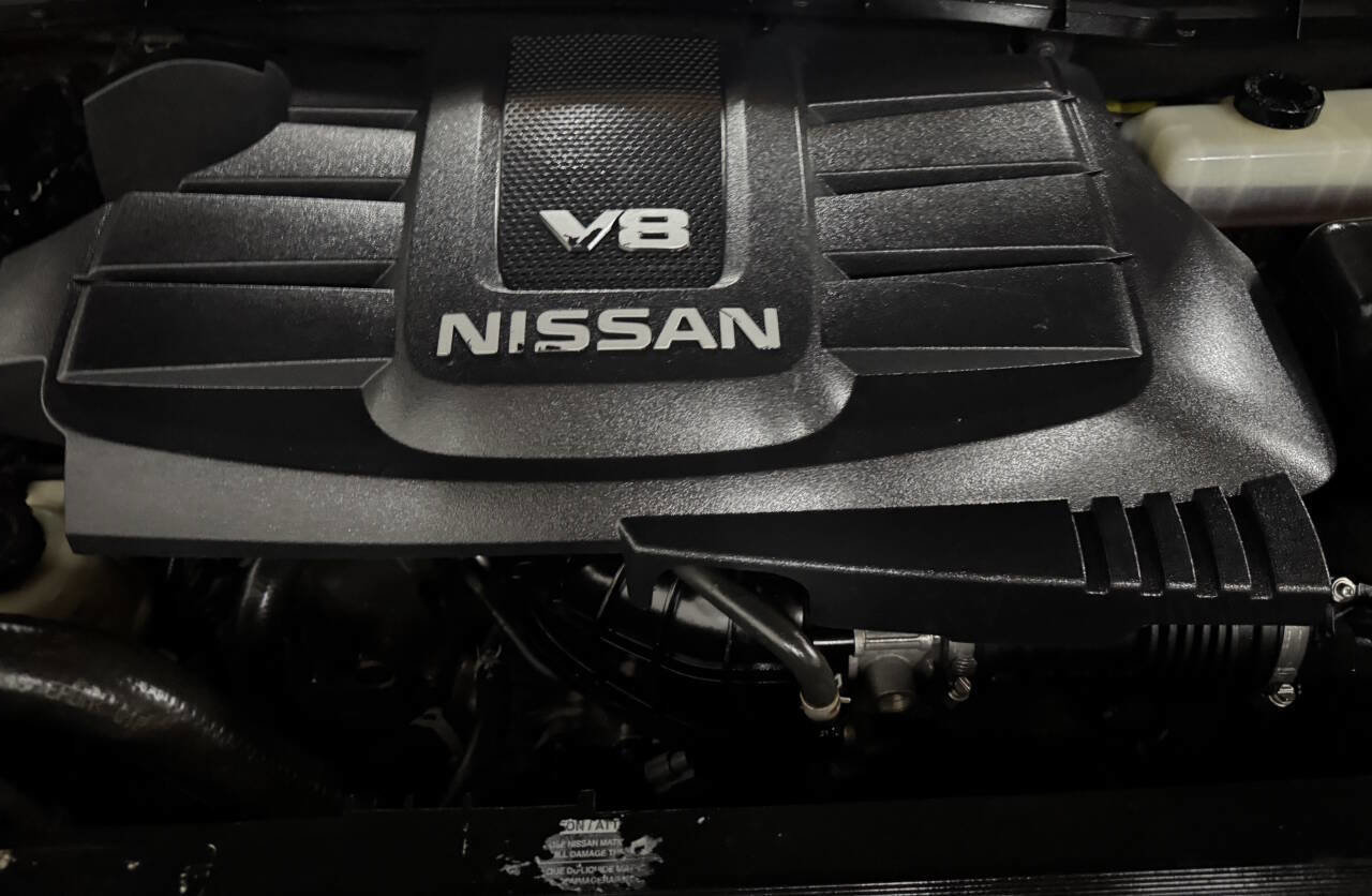 Used 2018 Nissan Titan SV AWD/4WD image 35