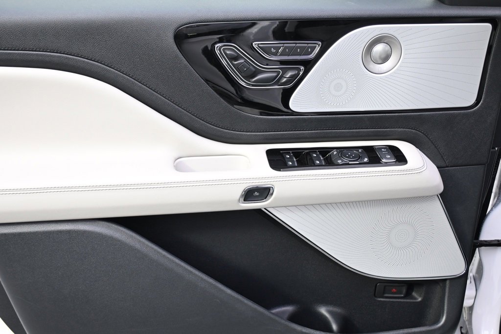 New 2026 Lincoln Aviator Reserve image 23