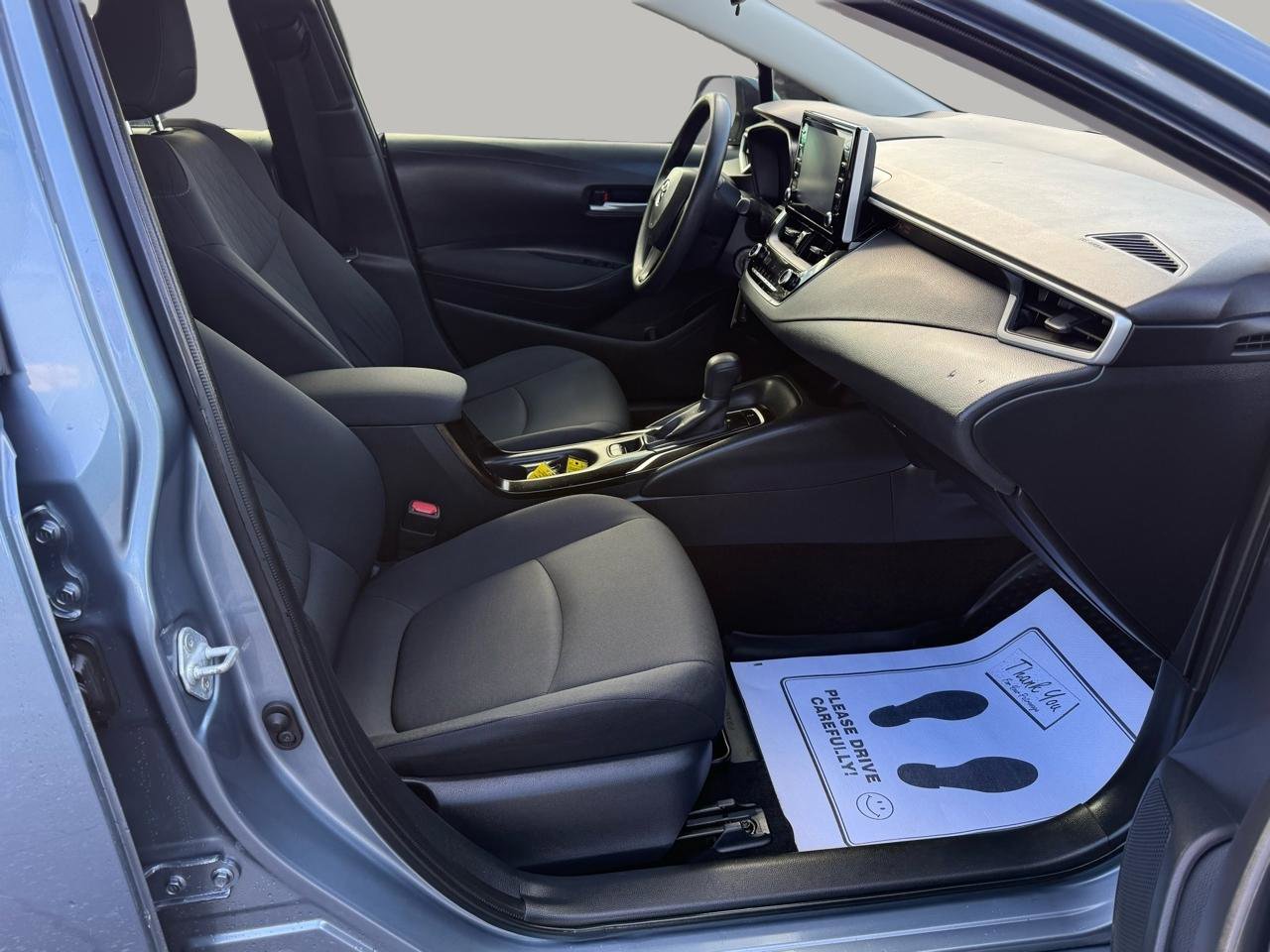 Used 2020 Toyota Corolla LE image 29