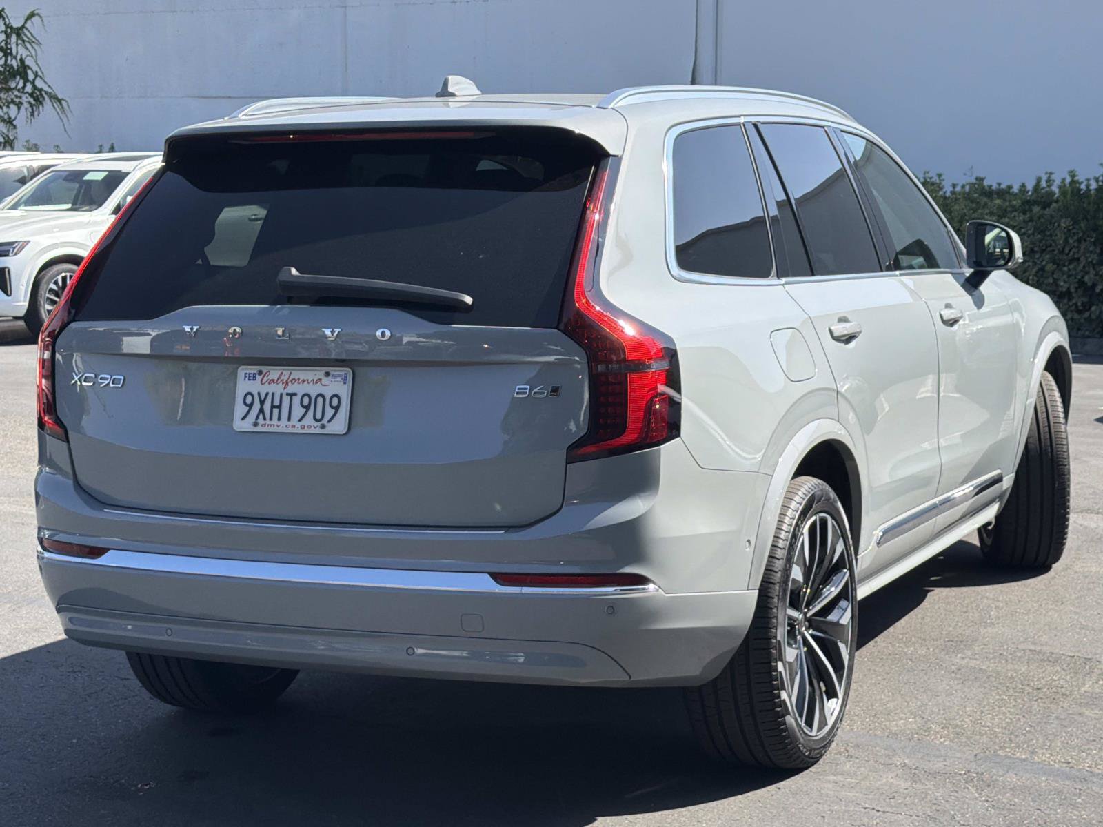 Certified 2026 Volvo XC90 B6 Plus AWD/4WD image 5