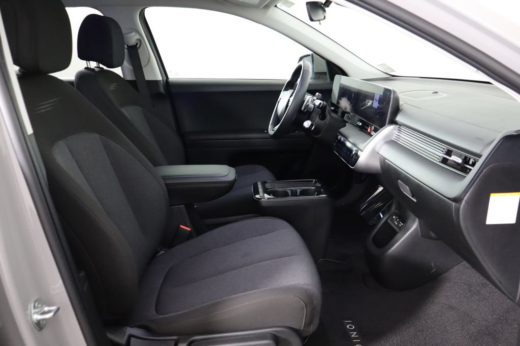 Used 2025 Hyundai Ioniq 5 SE RWD image 18