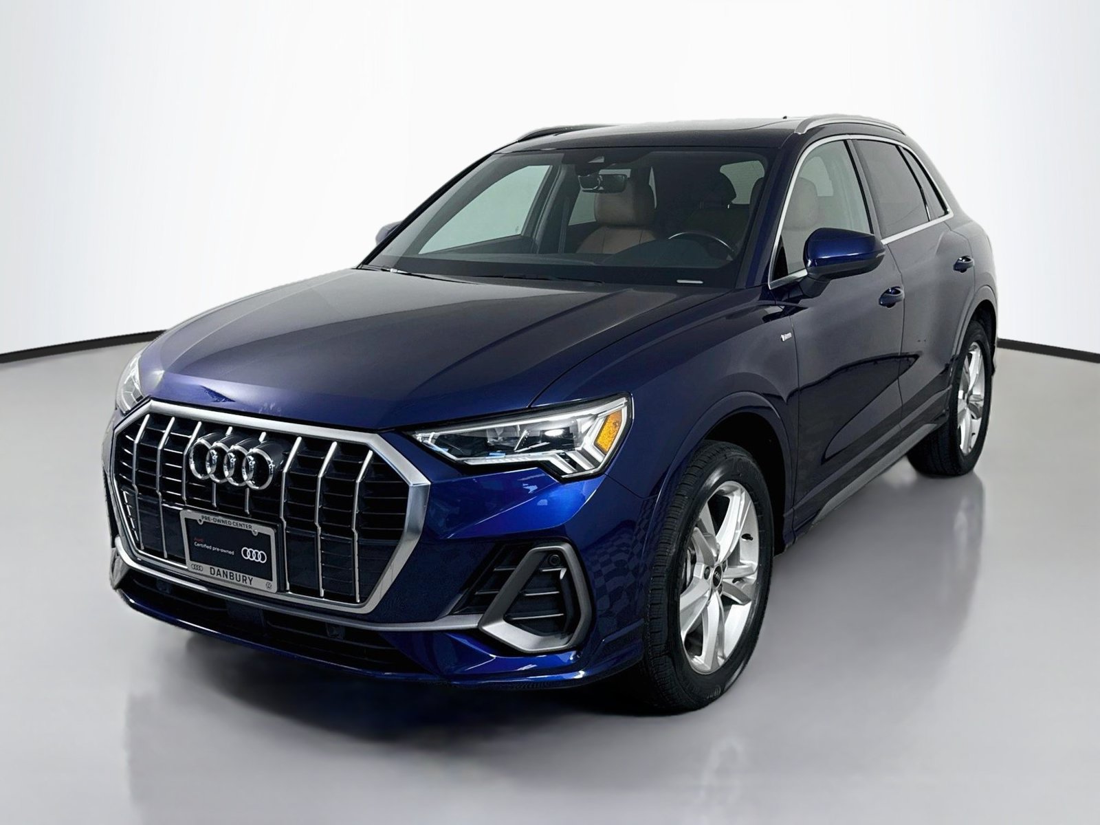 Certified 2024 Audi Q3 2.0T Premium Plus AWD/4WD image 1