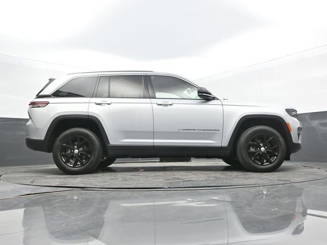 Used 2022 Jeep Grand Cherokee Limited image 60