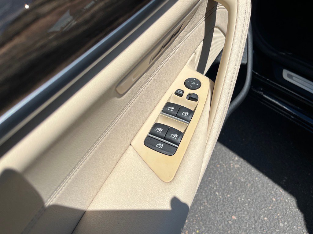 Used 2021 BMW 530i xDrive w/ Convenience Package image 12