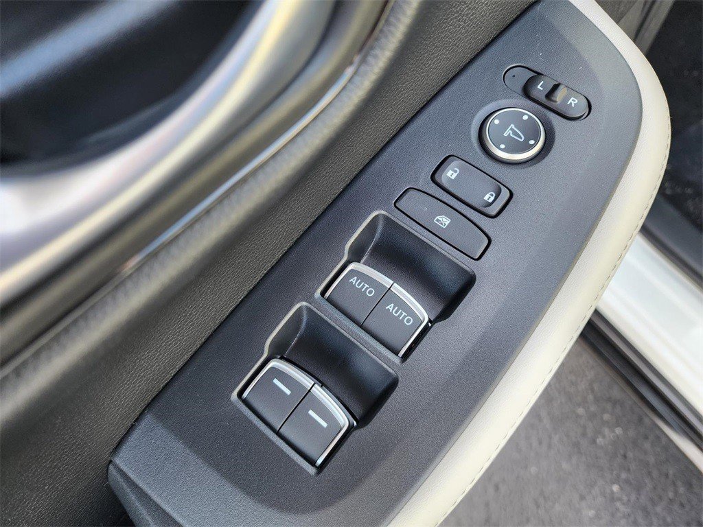 Certified 2025 Honda HR-V EX-L image 29