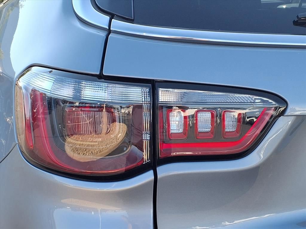 Certified 2022 Jeep Compass Limited image 25