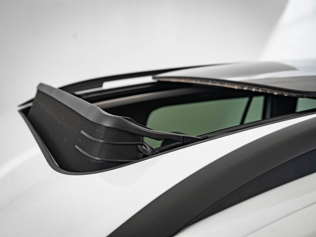 Used 2025 Volkswagen Atlas Peak Edition SE image 14