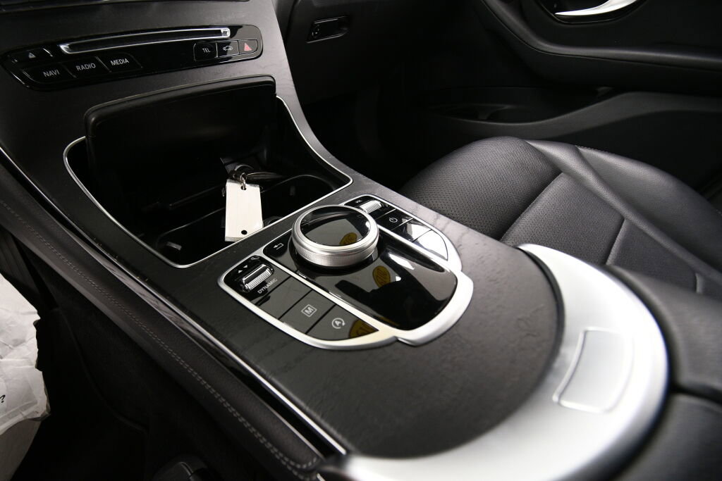 Used 2019 Mercedes-Benz GLC 300 4MATIC image 22