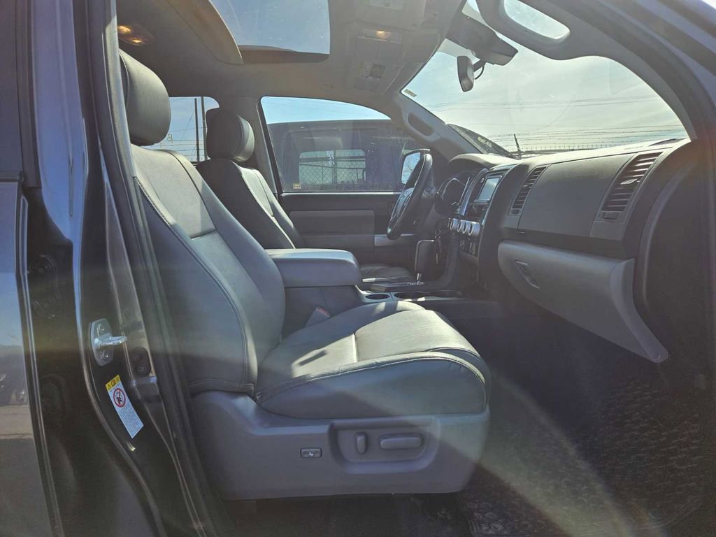 Used 2019 Toyota Sequoia SR5 AWD/4WD image 3