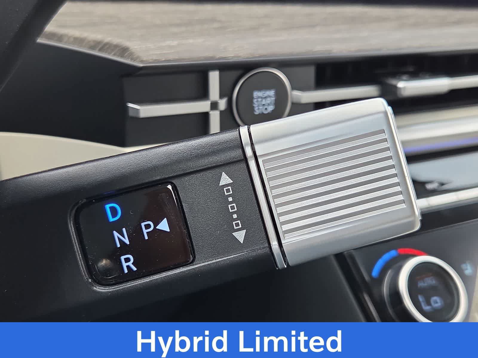 Used 2025 Hyundai Santa Fe Limited FWD image 21