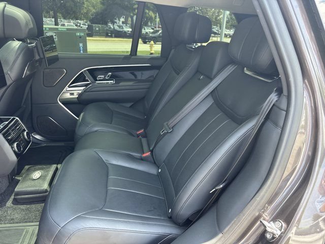 Used 2025 Land Rover Range Rover Long Wheelbase Autobiography AWD/4WD image 18