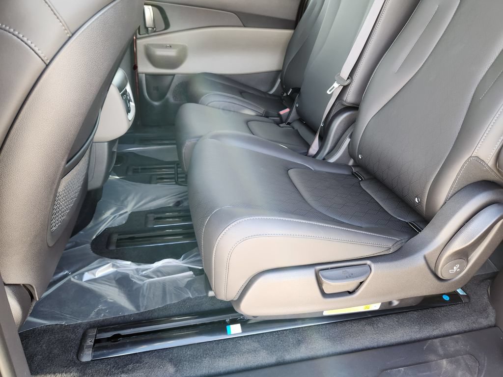 New 2026 Kia Carnival SX FWD image 9
