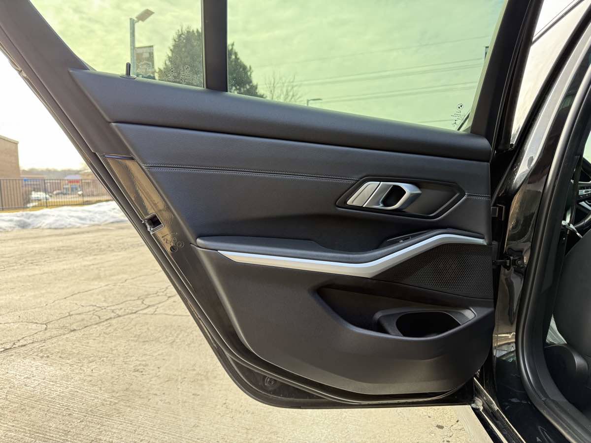 Used 2019 BMW 330i xDrive Sedan AWD/4WD image 12